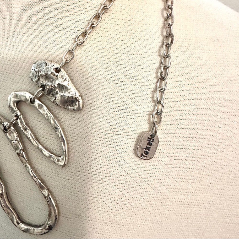 Elegant Statement Piece Hammered Silver Metal Nec… - image 2